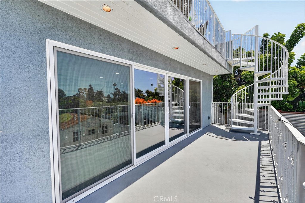 Large sliders off of family room - 111 Revuelta Court, San Clemente CA 92672 - photo 8