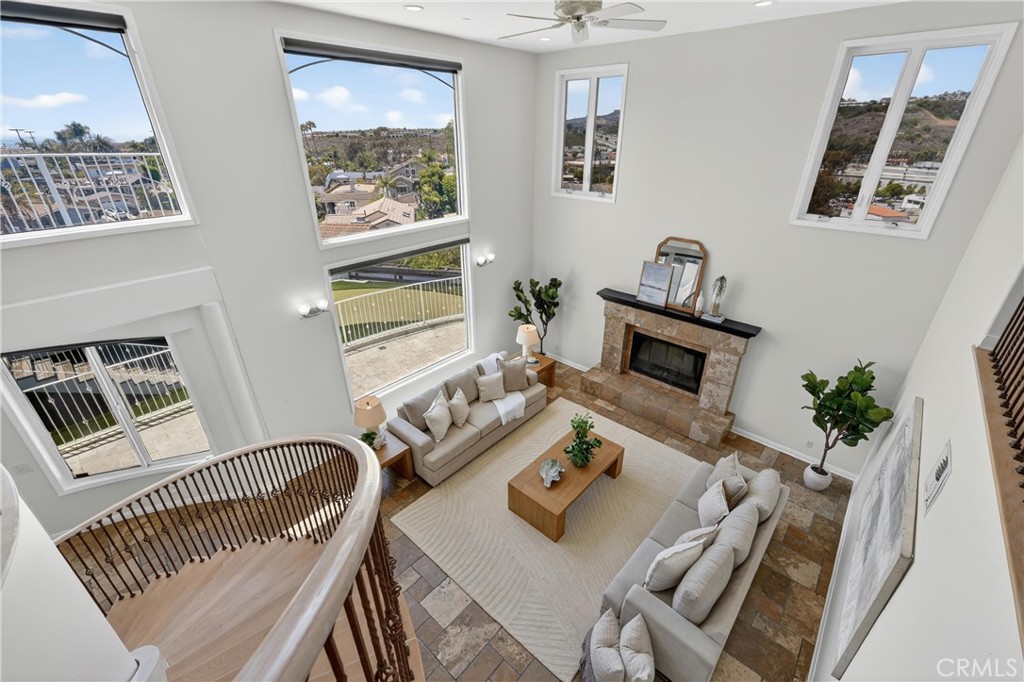 Windows, windows, more windows - 111 Revuelta Court, San Clemente CA 92672 - photo 20