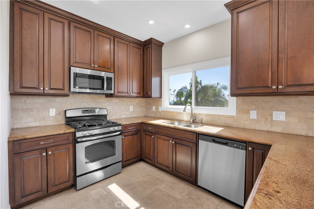 117 Avenida Pelayo, San Clemente CA 92672 - photo 24
