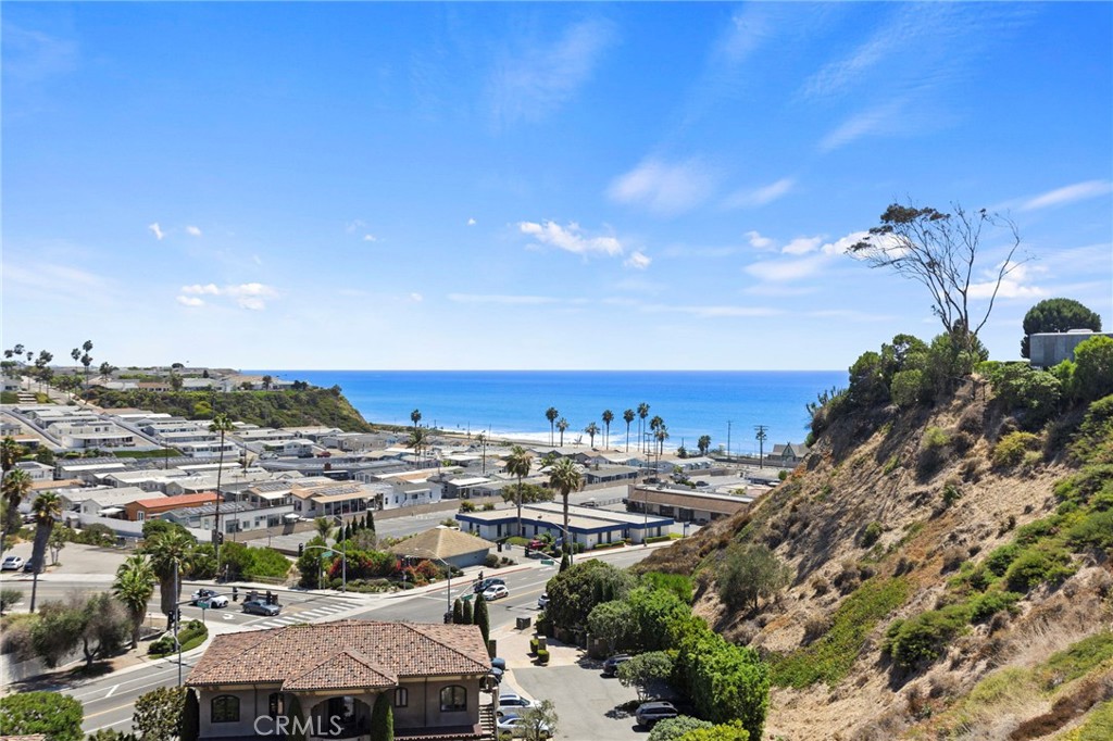 123 Monte Vista 12, San Clemente CA 92672 - photo 2