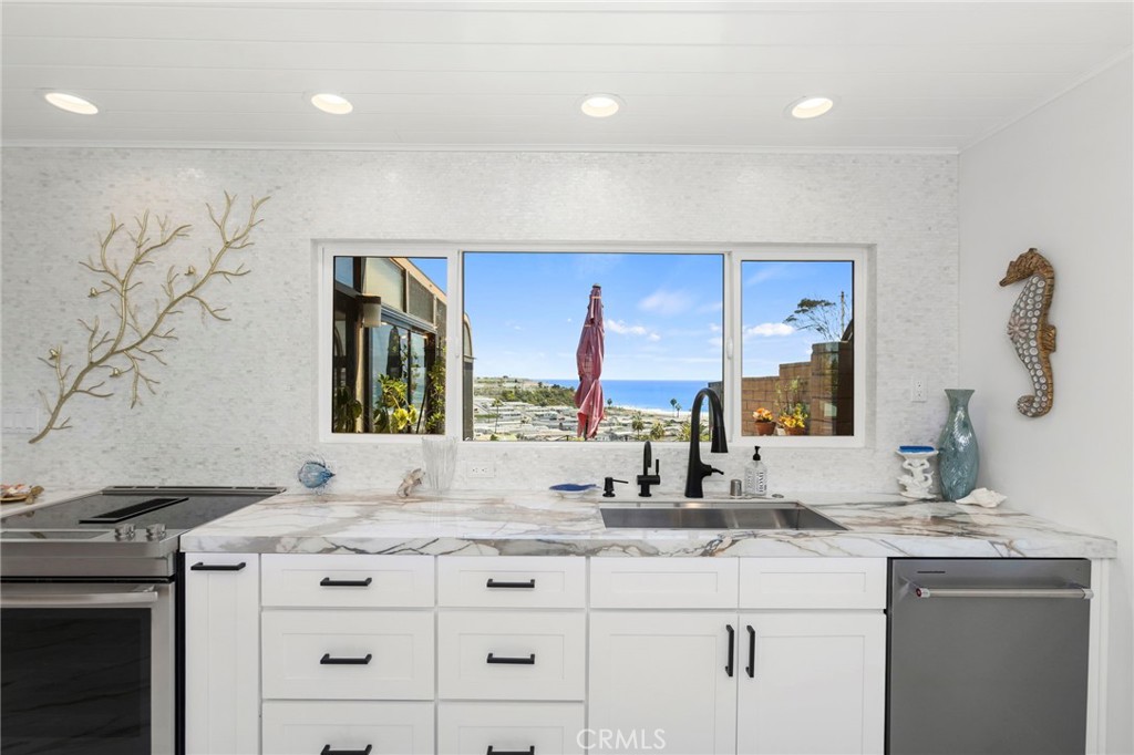 123 Monte Vista 12, San Clemente CA 92672 - photo 4
