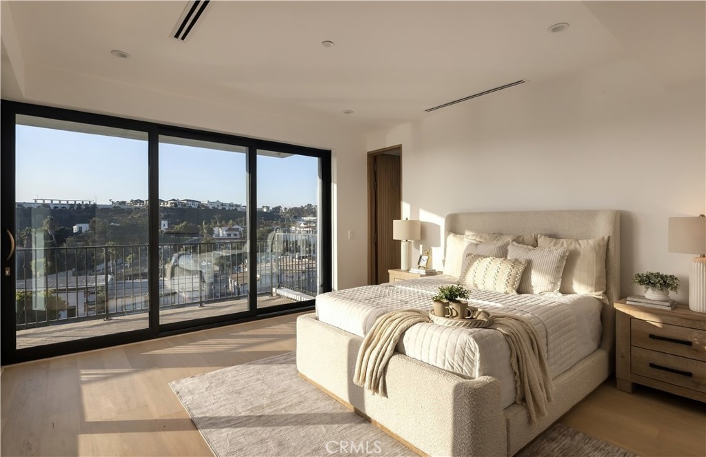 Primary Suite: Floor to ceiling sliding doors - 126 Calle Redondel, San Clemente CA 92672 - photo 6