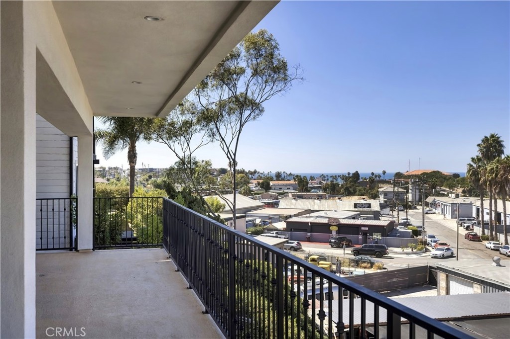 Primary deck: Covered outdoor living with the ocean on the horizon - 126 Calle Redondel, San Clemente CA 92672 - photo 40