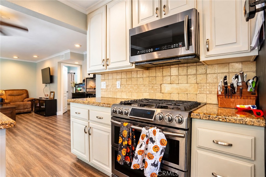 Kitchen - 1317 Altura, San Clemente CA 92673 - photo 34