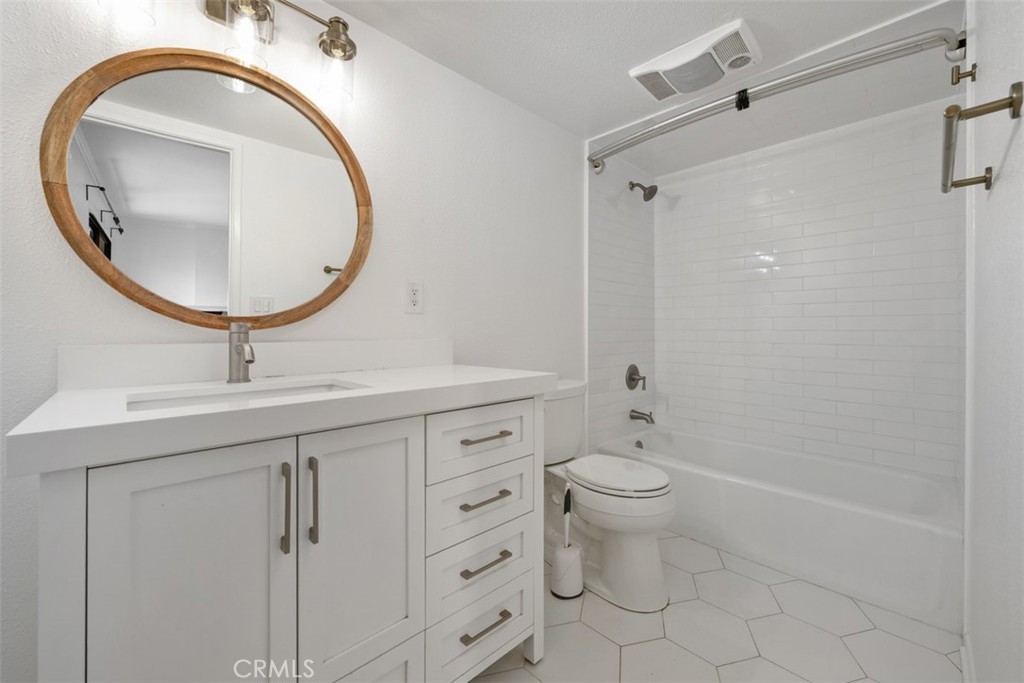 Secondary Bathroom - 1404 Buena Vista 1, San Clemente CA 92672 - photo 19
