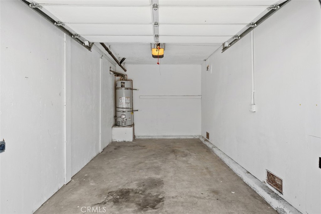 Interior - Single Car Garage - 1404 Buena Vista 1, San Clemente CA 92672 - photo 23