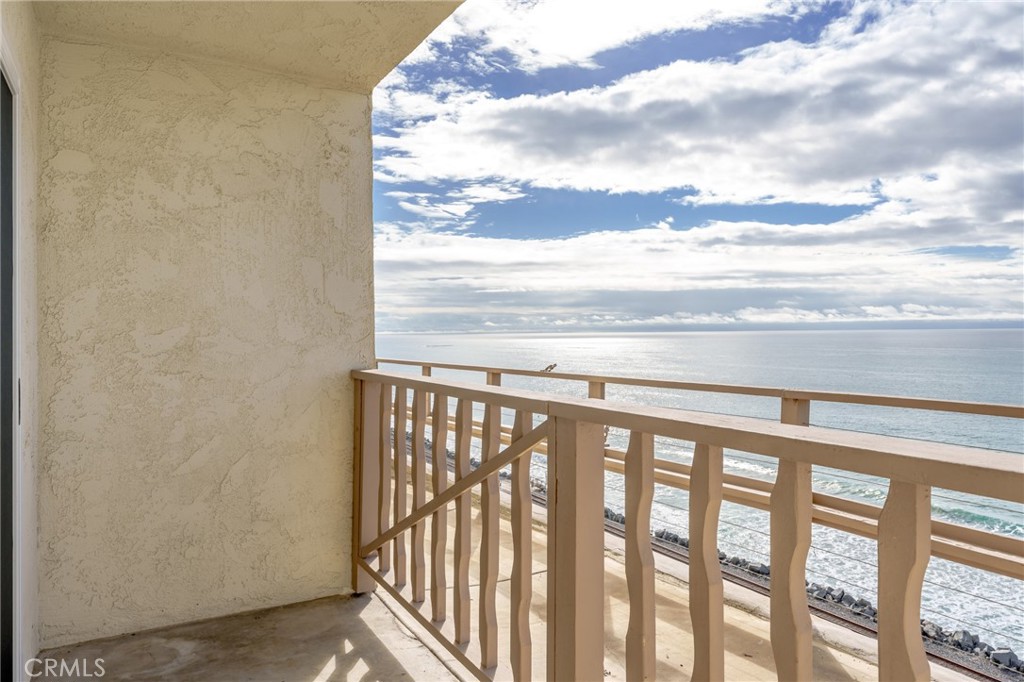 1507 Buena Vista, San Clemente CA 92672 - photo 8