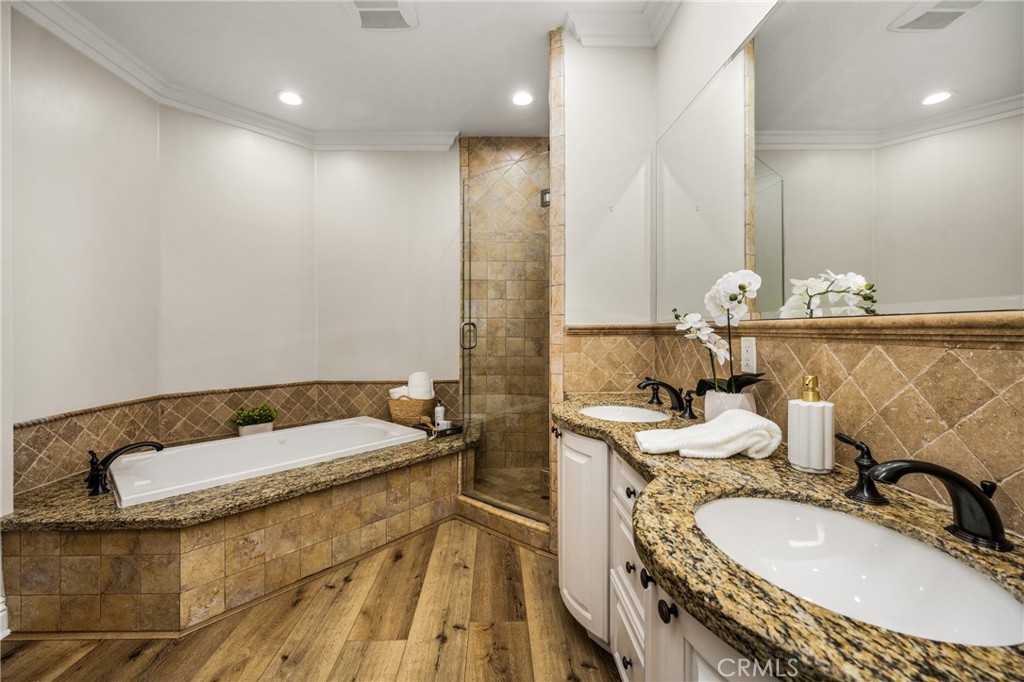 Nicely appointed full bath - 1520 N El Camino Real 10, San Clemente CA 92672 - photo 22