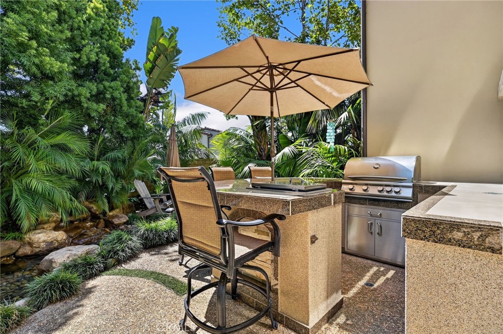Built-in bar with BBQ-Refrigerator-ice cooler - 154 Via Galicia, San Clemente CA 92672 - photo 13