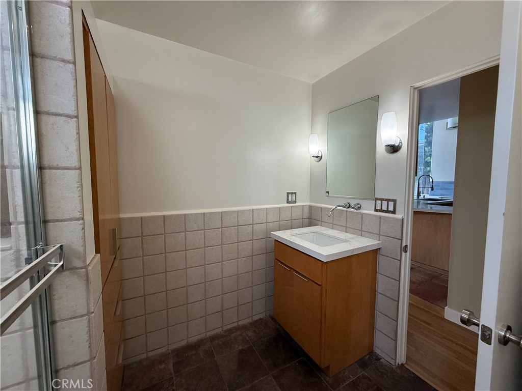 Downstairs Hall Bath - 159 W Avenida Alessandro, San Clemente CA 92672 - photo 17