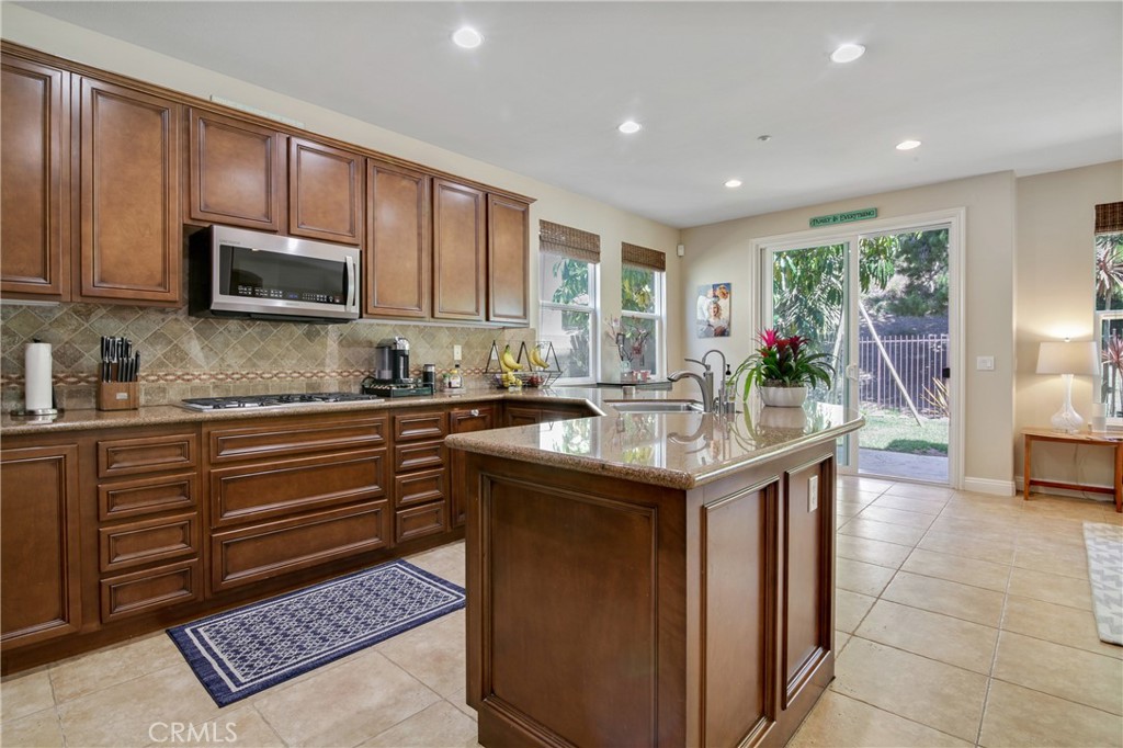 1609 Vista Luna, San Clemente CA 92673 - photo 2