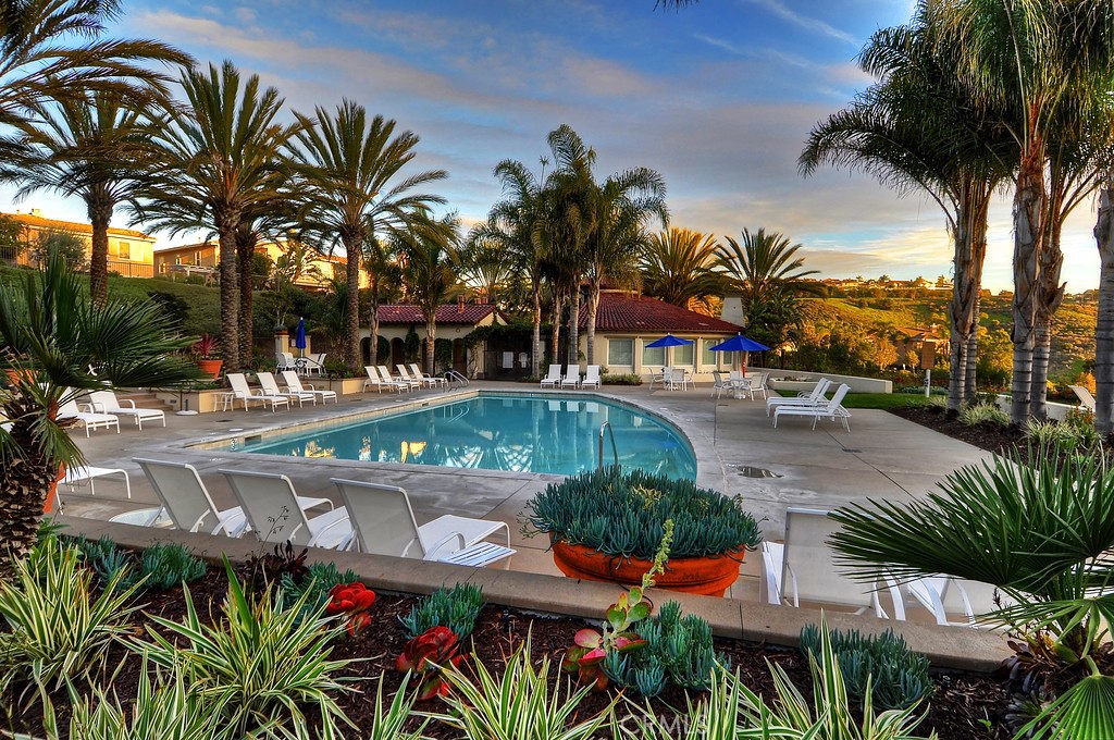 Community Resort Style Pool & Spa - 1609 Vista Luna, San Clemente CA 92673 - photo 27