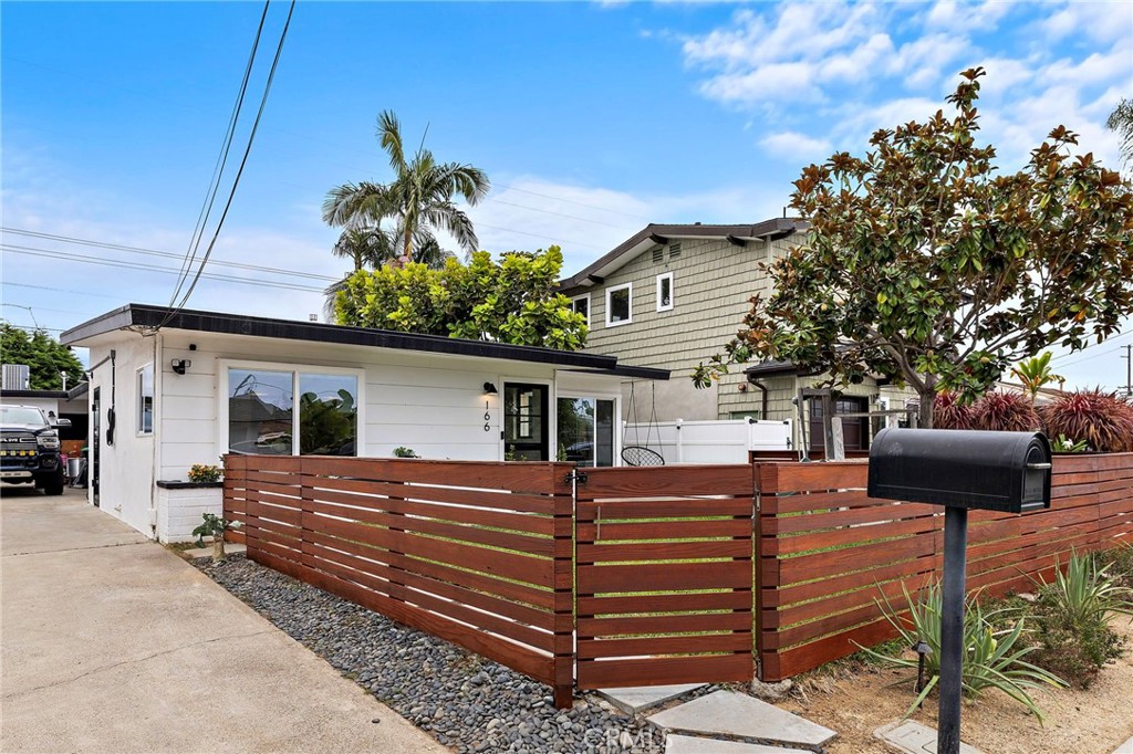 Front - 166 Avenida Santa Margarita, San Clemente CA 92672 - photo 2