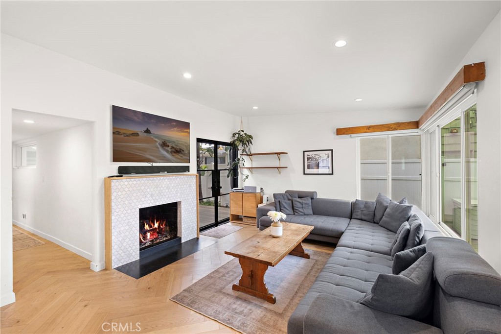 Family Room - 166 Avenida Santa Margarita, San Clemente CA 92672 - photo 8