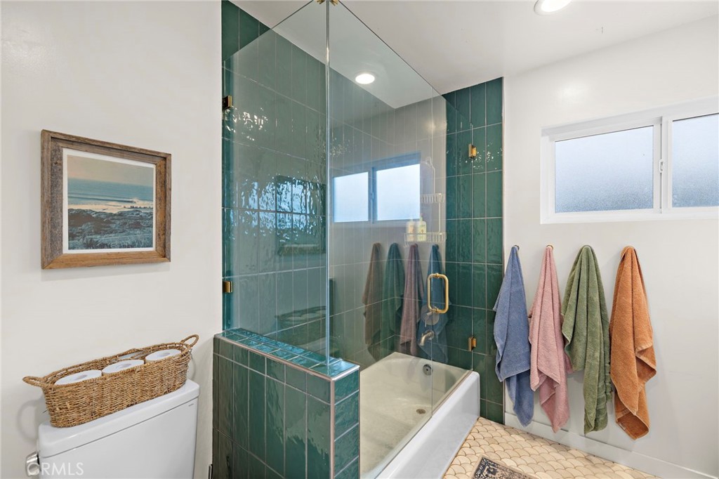 Hallway Bathroom #1 - 166 Avenida Santa Margarita, San Clemente CA 92672 - photo 12