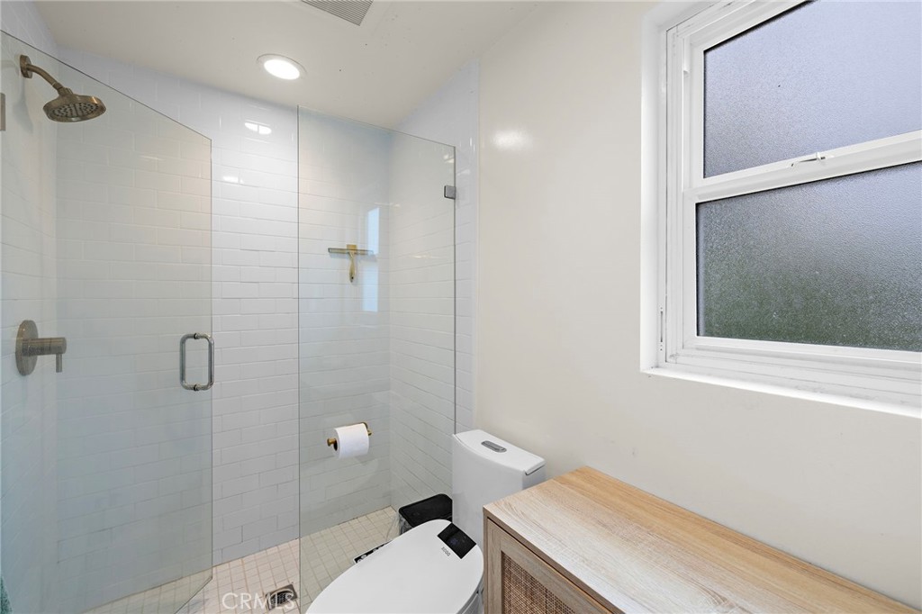 Primary bathroom - 166 Avenida Santa Margarita, San Clemente CA 92672 - photo 16