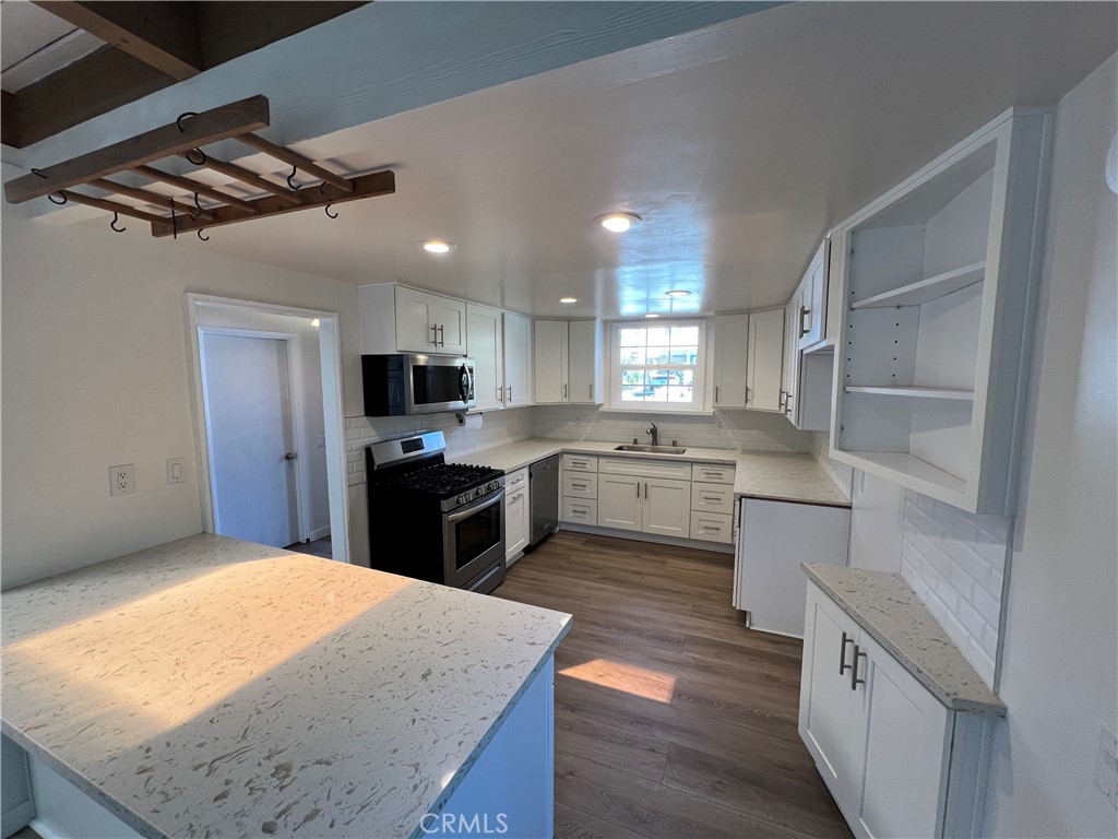 17 W Avenida San Gabriel, San Clemente CA 92672 - photo 2