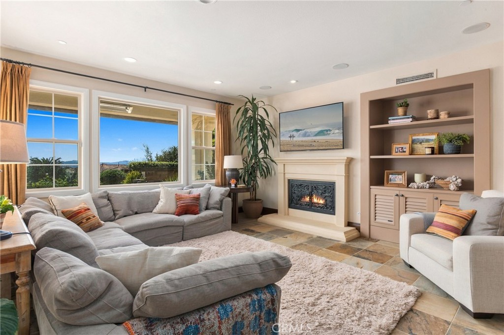 Family room off kitchen with ocean views in background - 18 Via Alcamo, San Clemente CA 92673 - photo 6