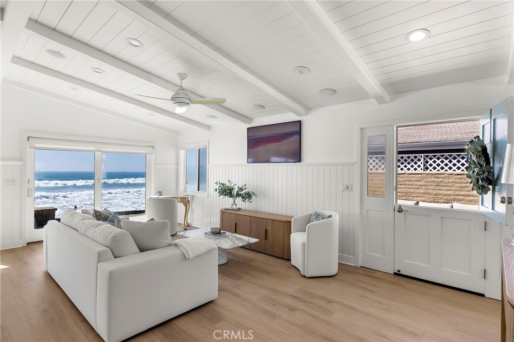 Ideal beach cottage style with pitched ceiling and lots of natural light - 1880 N El Camino Real #14, San Clemente CA 92672 - photo 7