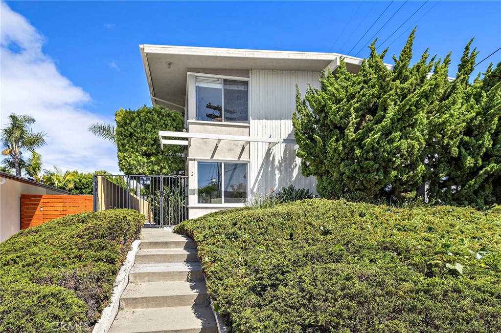 2 W Avenida San Gabriel 1, San Clemente CA 92672 - photo 1