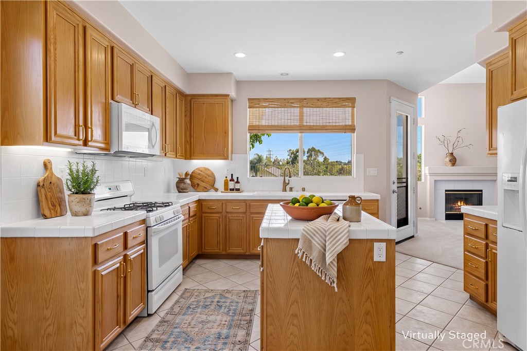 Virtually staged - 20 Corte Pasillo, San Clemente CA 92673 - photo 8