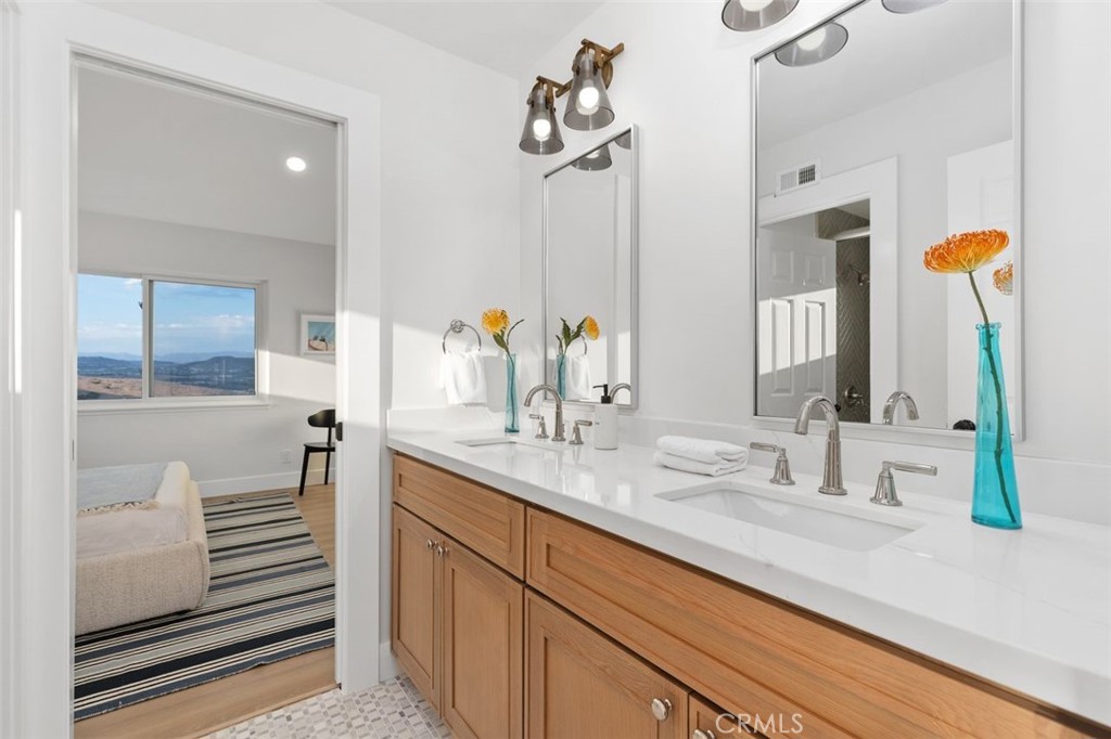 Jack and Jill Bathroom. - 2001 Via Aguila, San Clemente CA 92673 - photo 49