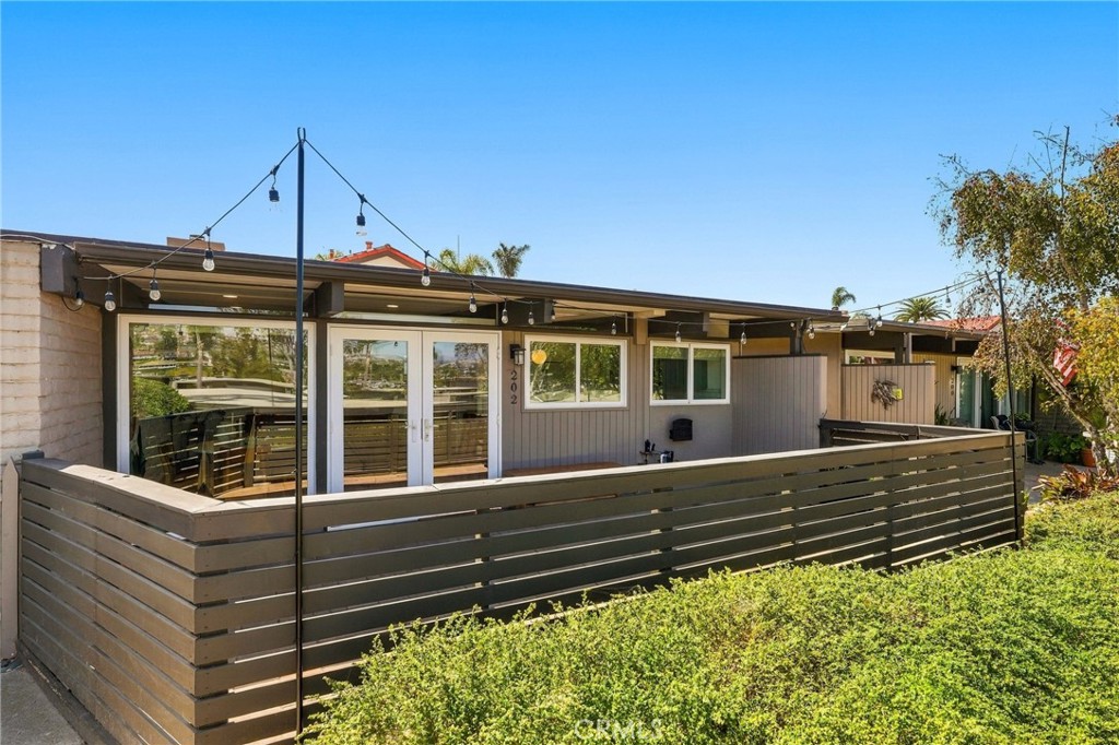 202 Del Gado Road, San Clemente CA 92672 - photo 2