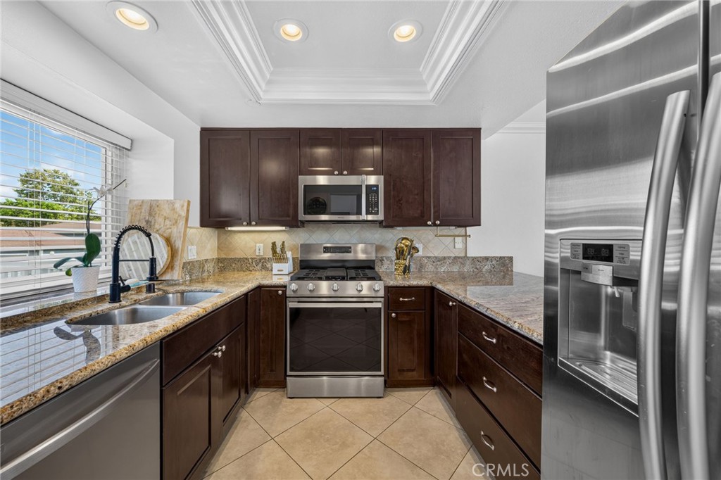 kitchen - 2127 Avenida Espada 210, San Clemente CA 92673 - photo 11