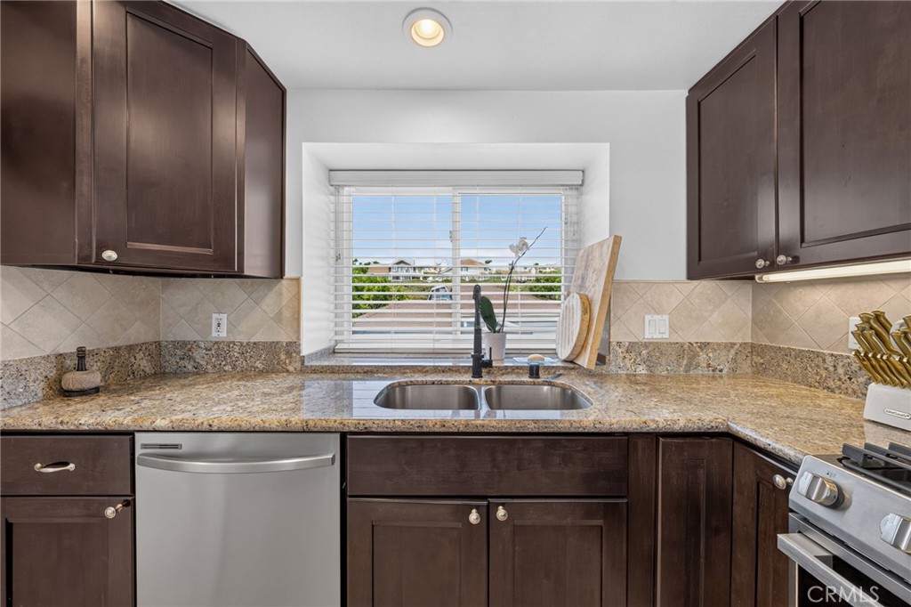 kitchen - 2127 Avenida Espada 210, San Clemente CA 92673 - photo 13