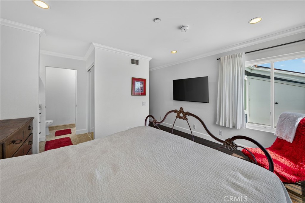 Primary bedroom - 2127 Avenida Espada 210, San Clemente CA 92673 - photo 15