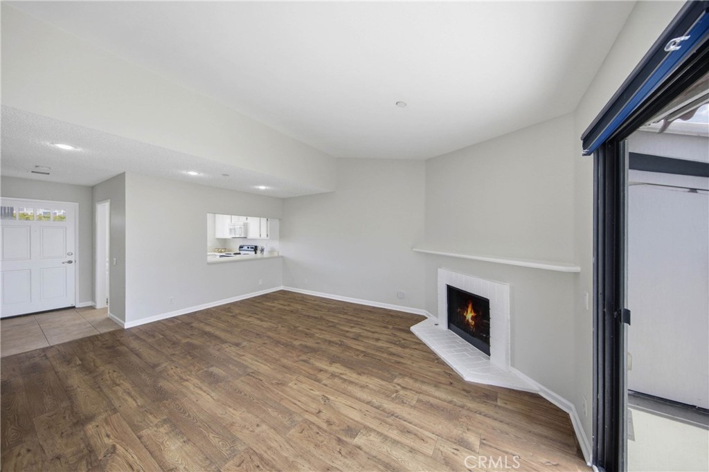 Looking at kitchen/dinning area - 2147 Calle Ola Verde, San Clemente CA 92673 - photo 4