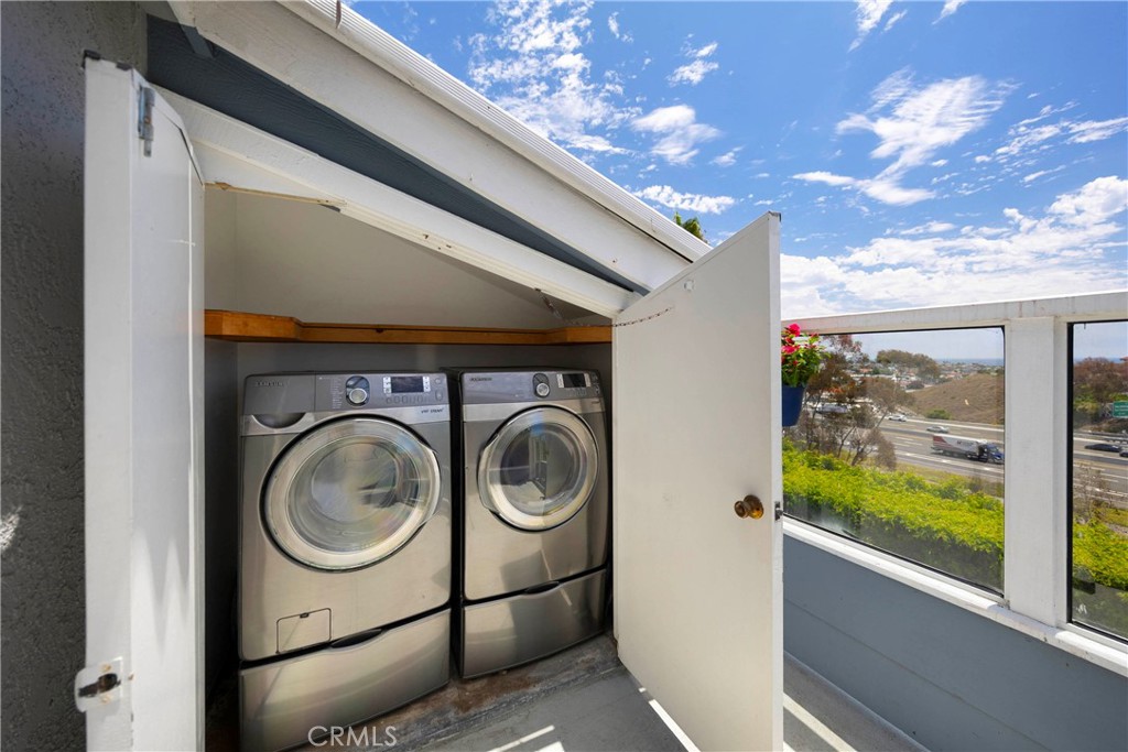 Full size washer & dryer in closet on balcony - 2147 Calle Ola Verde, San Clemente CA 92673 - photo 6