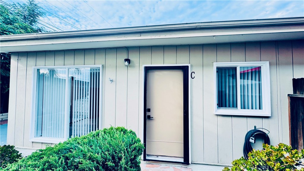 Front entrance - 216 Avenida Cabrillo, San Clemente CA 92672 - photo 1