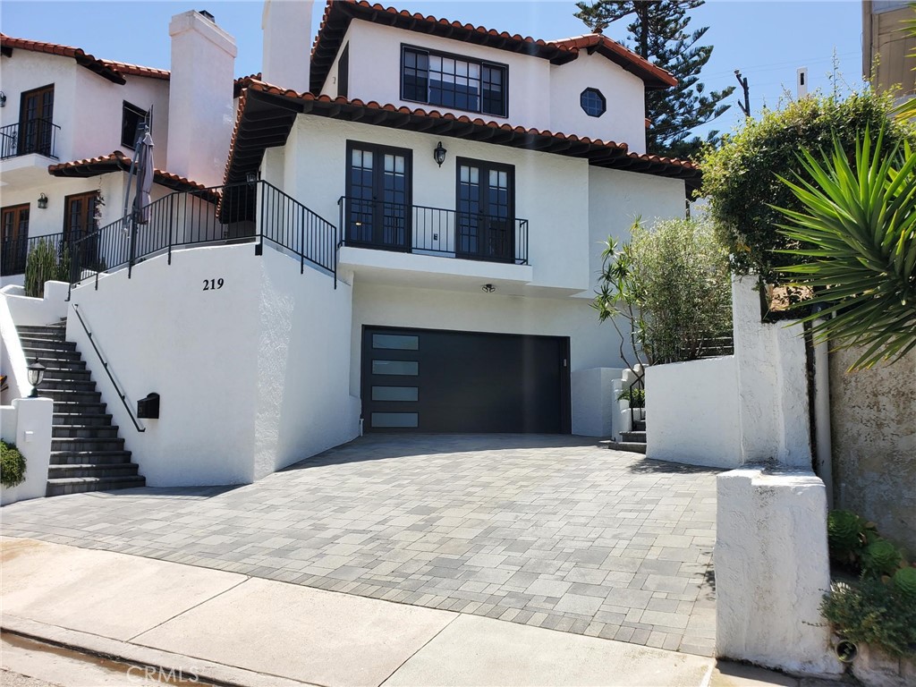 219 W Escalones, San Clemente CA 92672 - photo 1