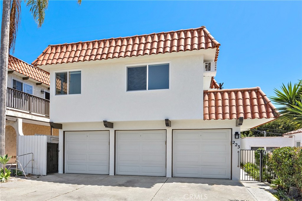 Front - 223 Avenida Victoria, San Clemente CA 92672 - photo 2