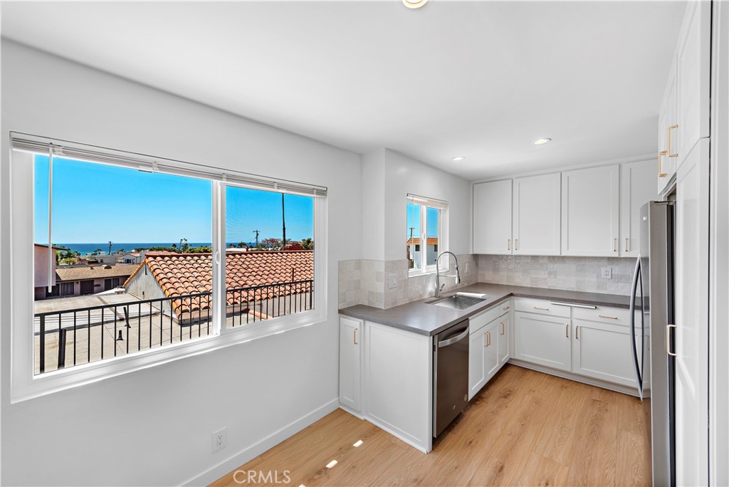 Unit #B kitchen - 223 Avenida Victoria, San Clemente CA 92672 - photo 20