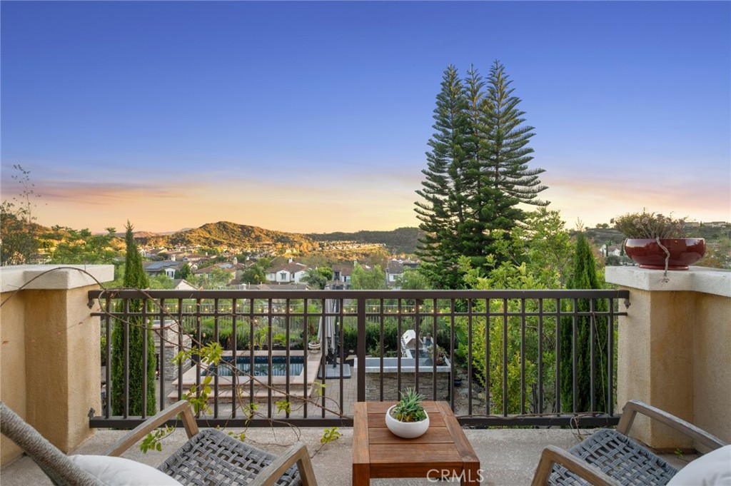 Relaxing outdoor setting perfect for enjoying the coastal Southern California lifestyle - 23 Via Cristobal, San Clemente CA 92673 - photo 2