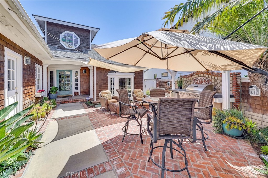 Beautiful front patio with built in BBQ - 231 Avenida Princesa, San Clemente CA 92672 - photo 5