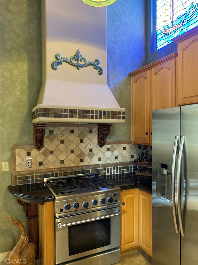 Kitchen​​‌​​​​‌​​‌‌​​‌‌​​‌‌​​‌​​​‌‌​‌​​​​‌‌​‌​​ stove - 231 Avenida Princesa, San Clemente CA 92672 - photo 19