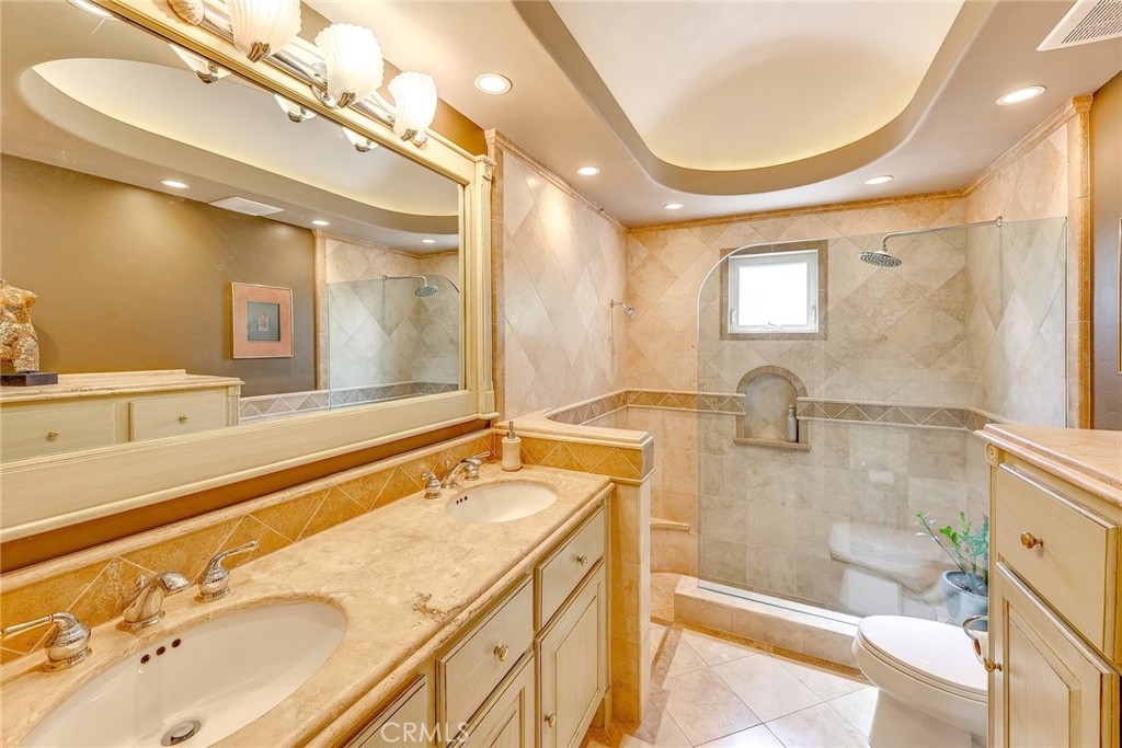 Main Ensuite Bathroom - 231 Avenida Princesa, San Clemente CA 92672 - photo 22