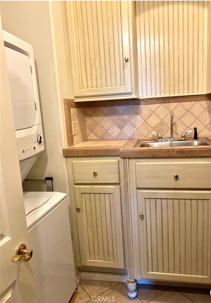 laundry - 231 Avenida Princesa, San Clemente CA 92672 - photo 25