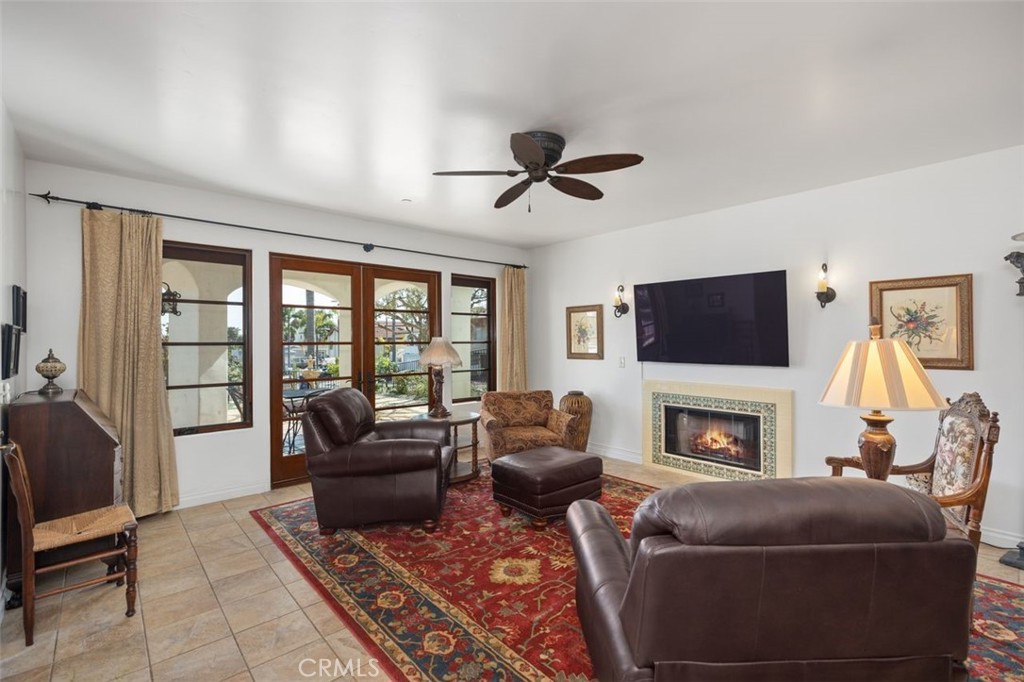 Living area looking out to private 800 sq. foot patio. - 240 Avenida Rosa B, San Clemente CA 92672 - photo 6