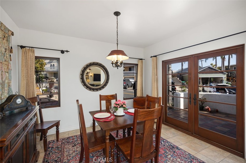 Dining area. - 240 Avenida Rosa B, San Clemente CA 92672 - photo 11