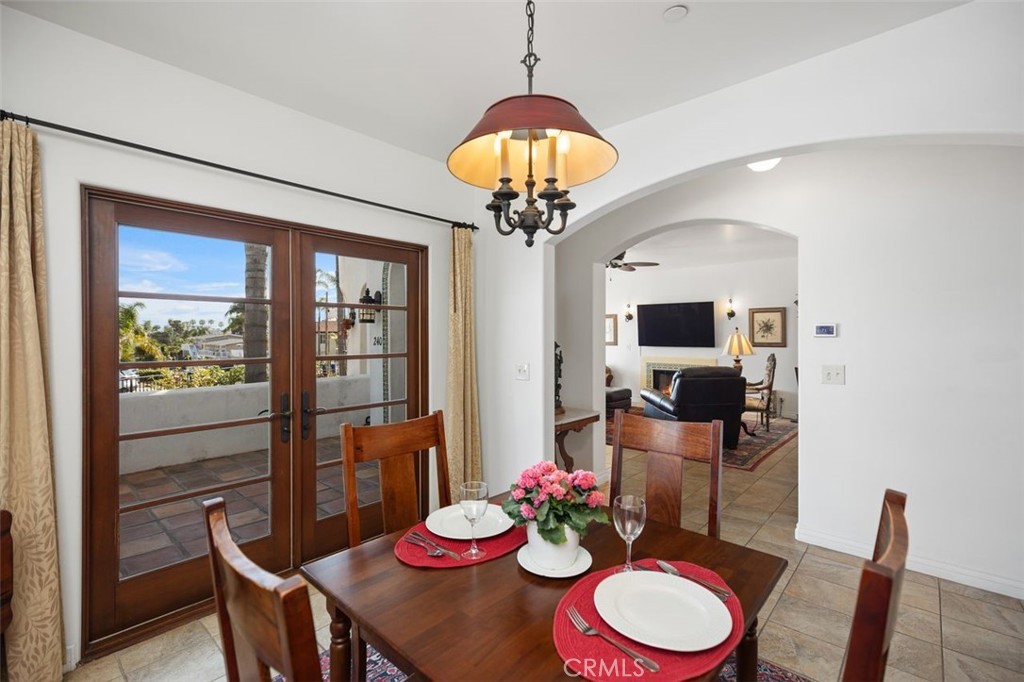 Dining area. - 240 Avenida Rosa B, San Clemente CA 92672 - photo 12