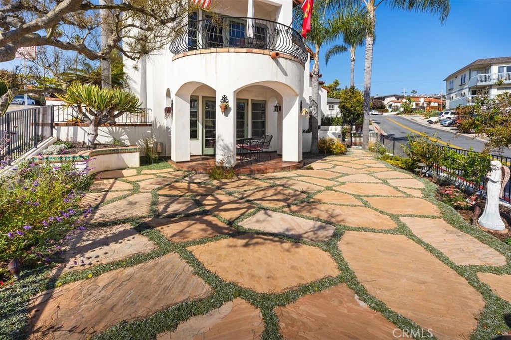 Private 800 sq. foot patio. - 240 Avenida Rosa B, San Clemente CA 92672 - photo 31