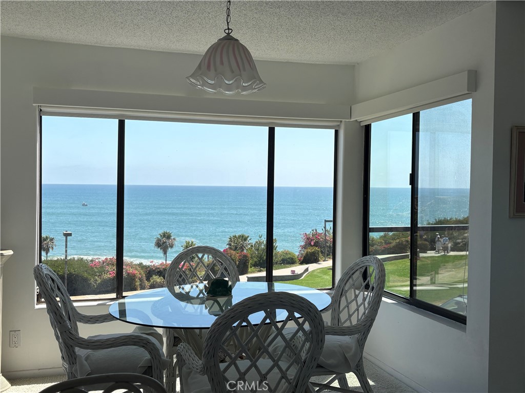 250 Avenida Lobeiro E, San Clemente CA 92672 - photo 4