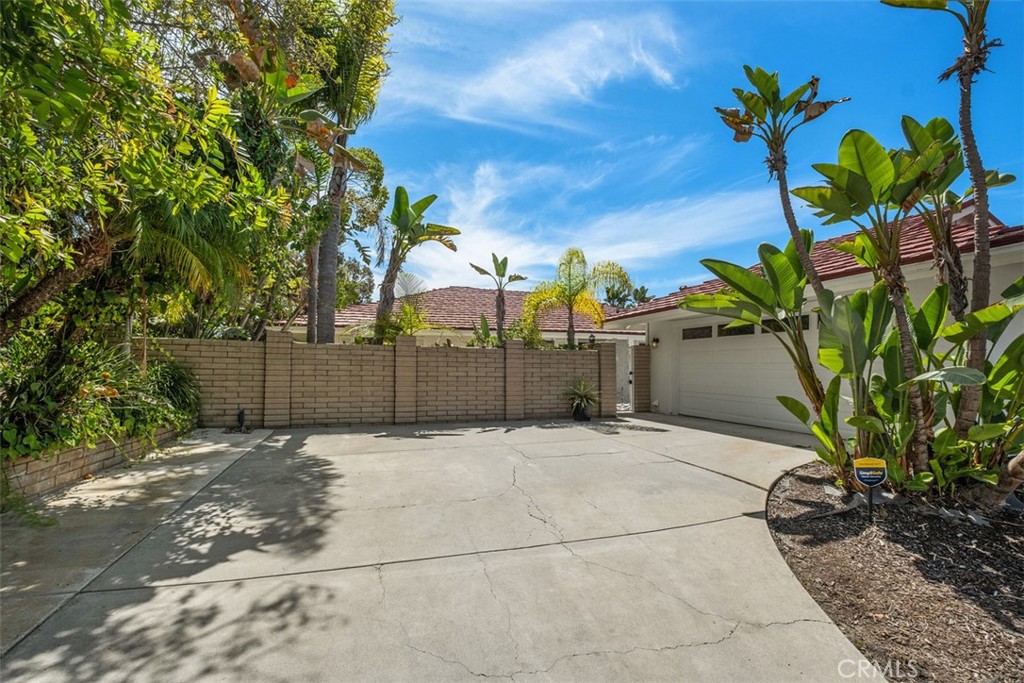 Plenty of parking - 2719 Via Montecito, San Clemente CA 92672 - photo 4