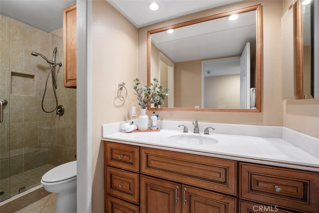 Downstairs bathroom with walk in shower - 2850 Calle Esteban, San Clemente CA 92673 - photo 21