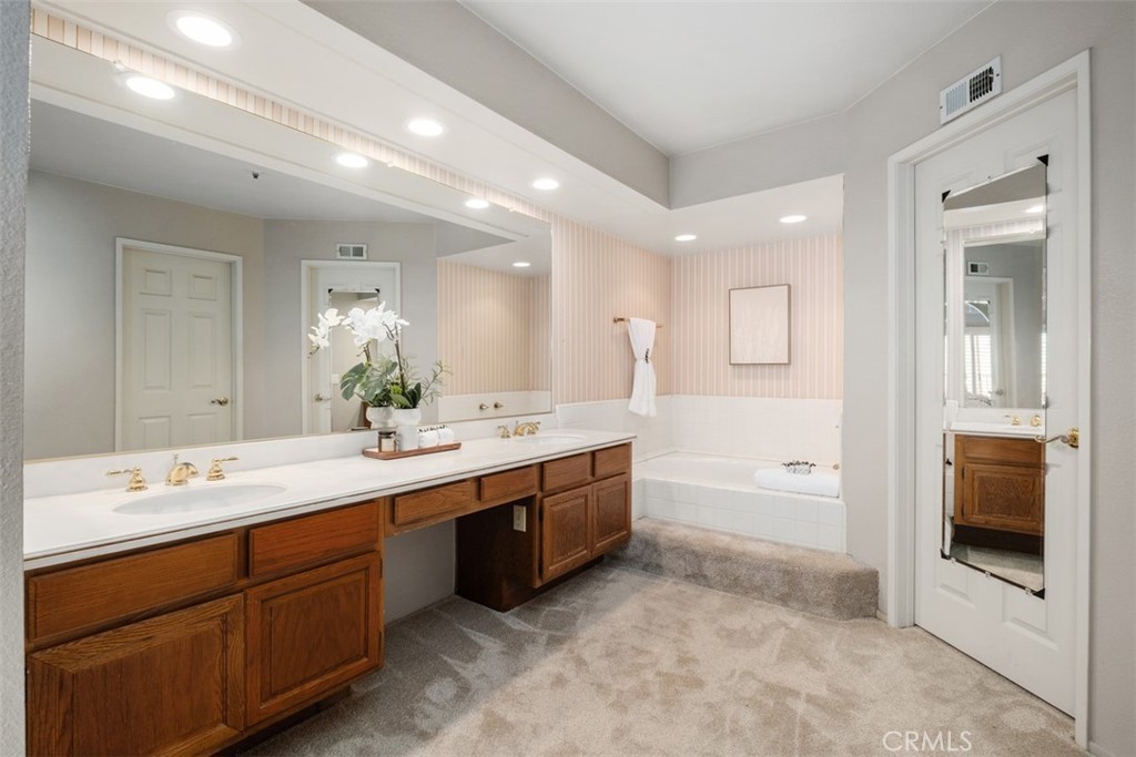 Primary bathroom - 2850 Calle Esteban, San Clemente CA 92673 - photo 26
