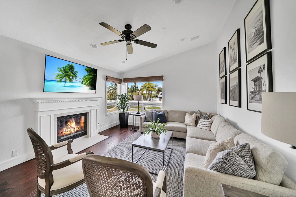 Family Room - 2897 Calle Heraldo, San Clemente CA 92673 - photo 2